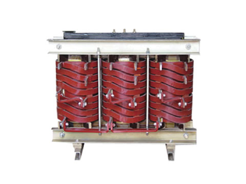 Low voltage and high current transformer